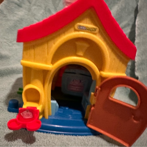 Mickey and Minnie Little People house with figures - Picture 10 of 14